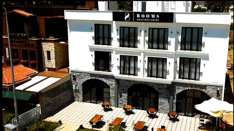 8 Rooms Boutique Hotel