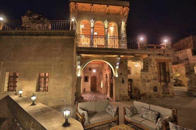 Abu Hayat Cave Suites