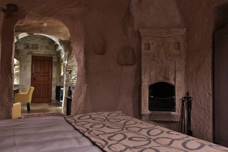 Acropolis Cave Suite