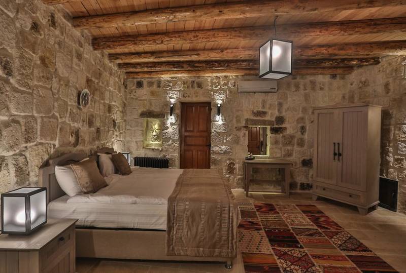 Acropolis Cave Suite