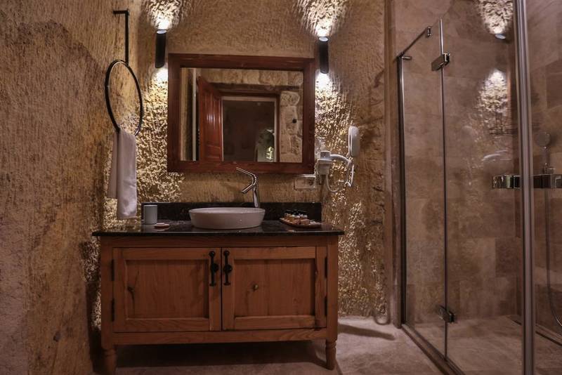 Acropolis Cave Suite