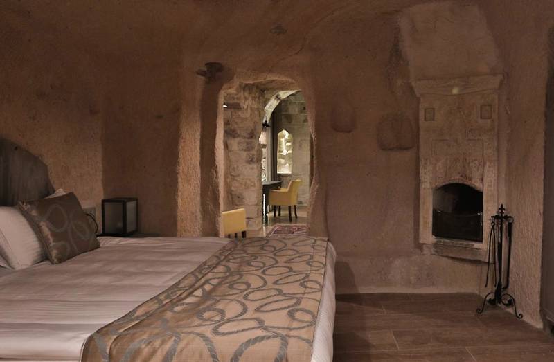 Acropolis Cave Suite