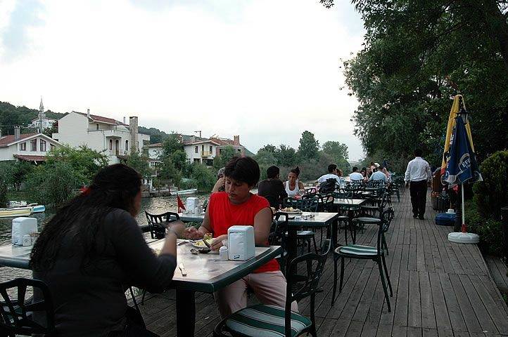 Ava Riverside Club