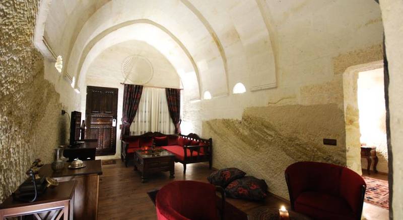 Aithra Cave Hotel