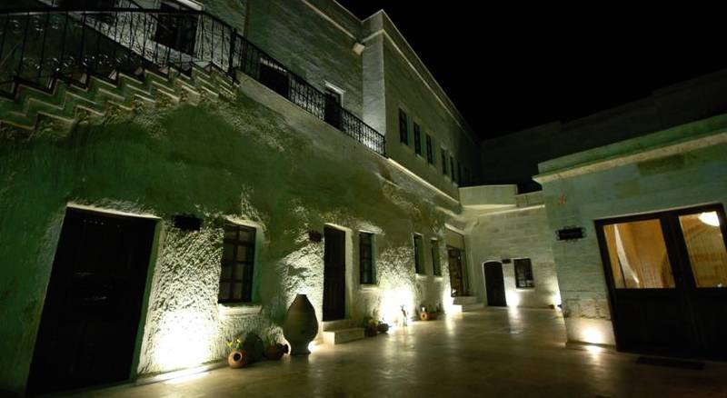 Aithra Cave Hotel