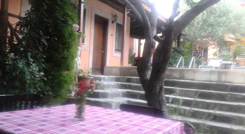 Akropolis Guest House