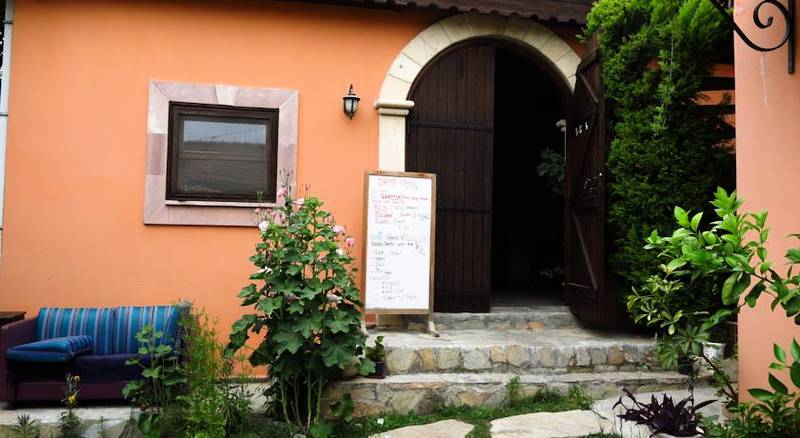 Akropolis Guest House