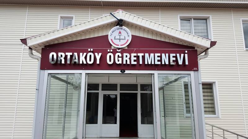 Aksaray Ortaky retmenevi