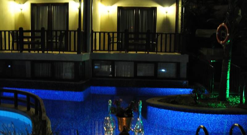 Alya Hotel Gcek