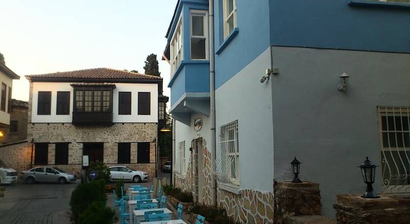 Antalya Mavi Konak