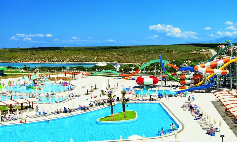 Aquasis De Luxe Resort & Spa