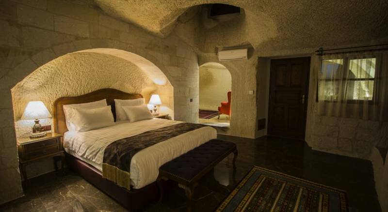 Artemis Cave Suites