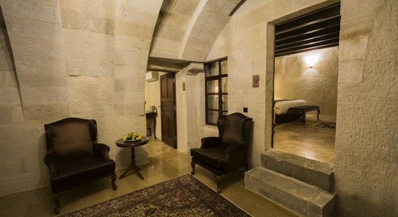 Artemis Cave Suites