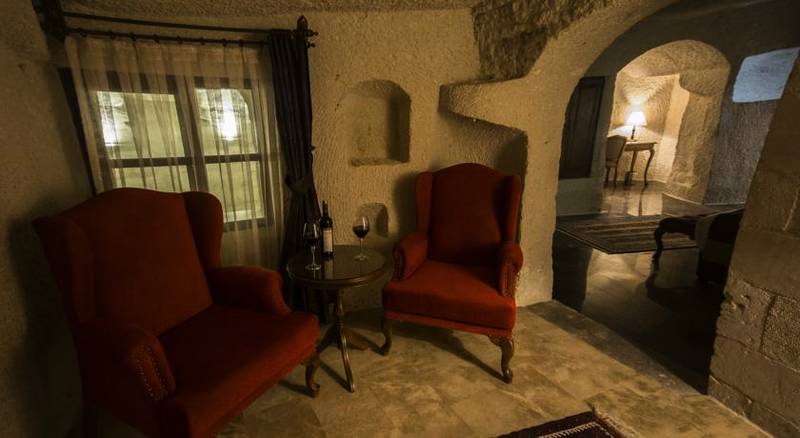 Artemis Cave Suites