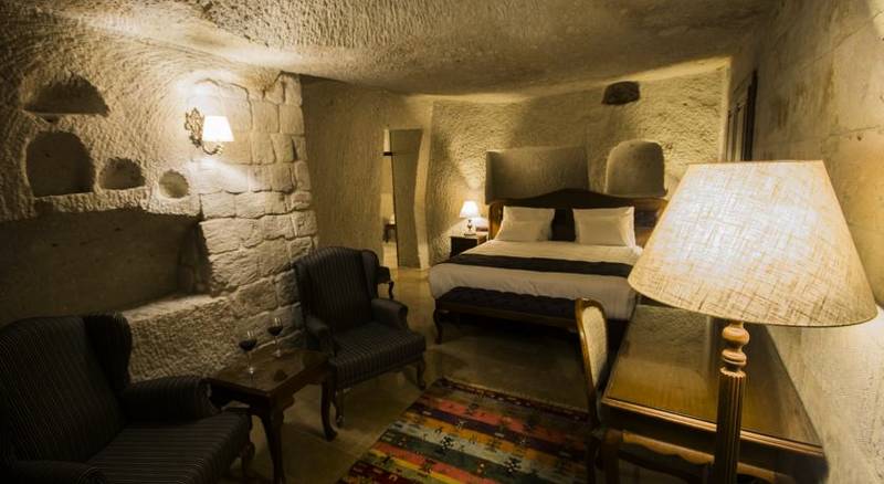 Artemis Cave Suites