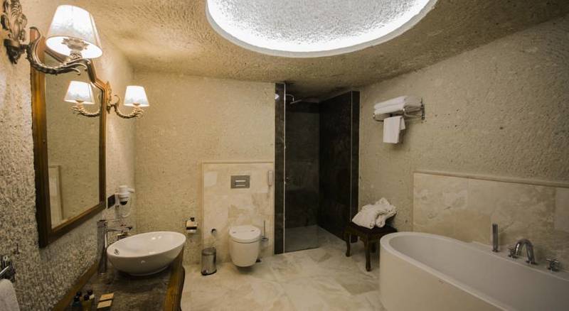 Artemis Cave Suites