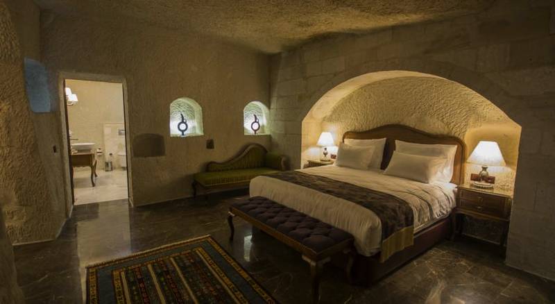 Artemis Cave Suites