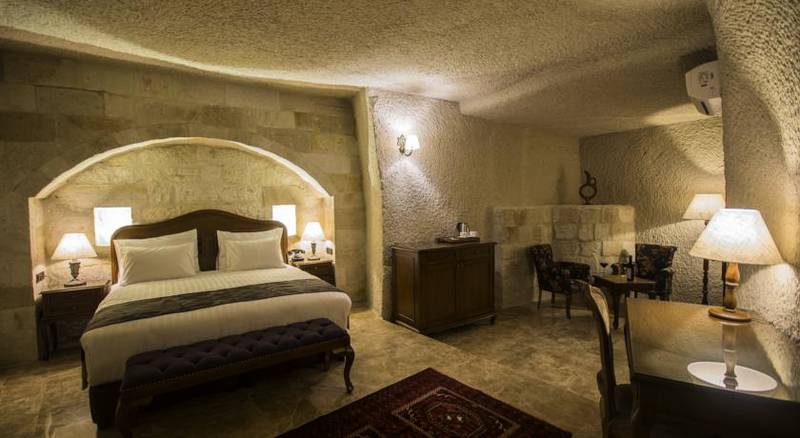 Artemis Cave Suites