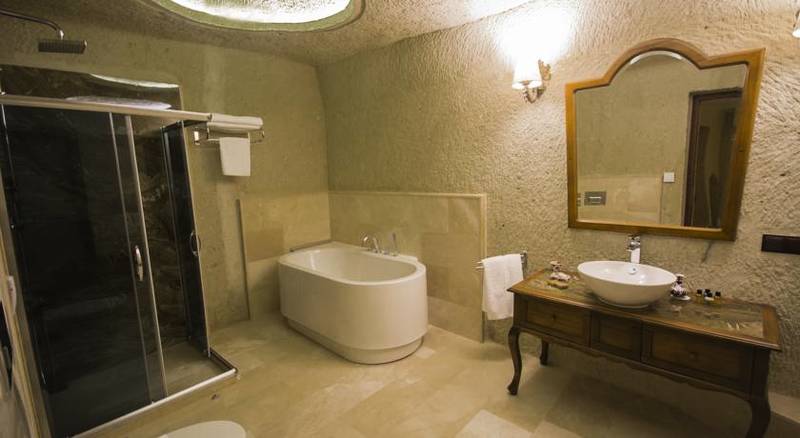 Artemis Cave Suites