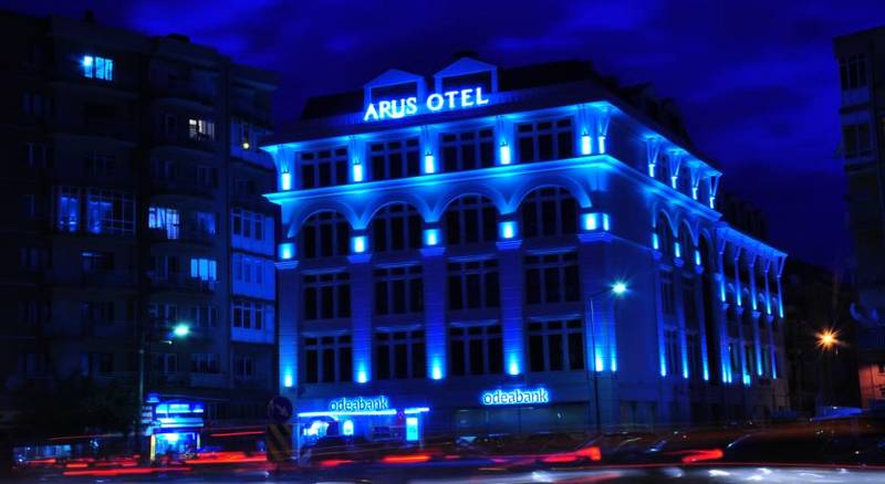 Arus Otel