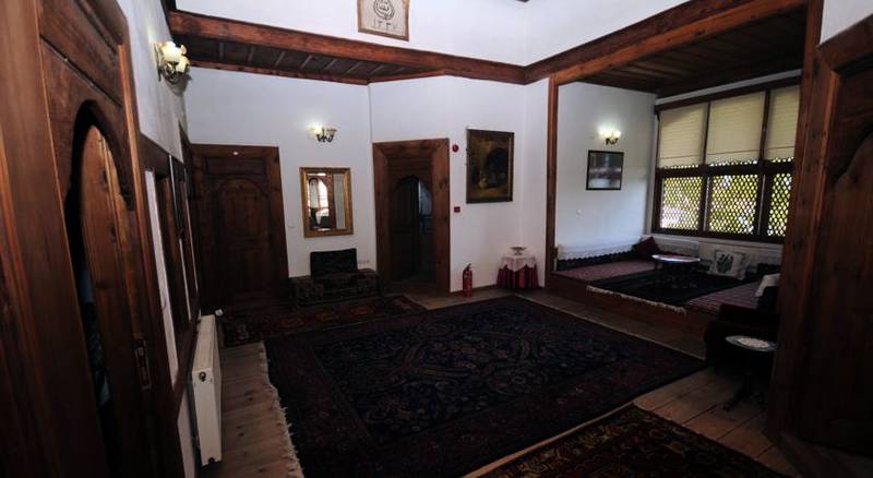 Asmazlar Ba Evi