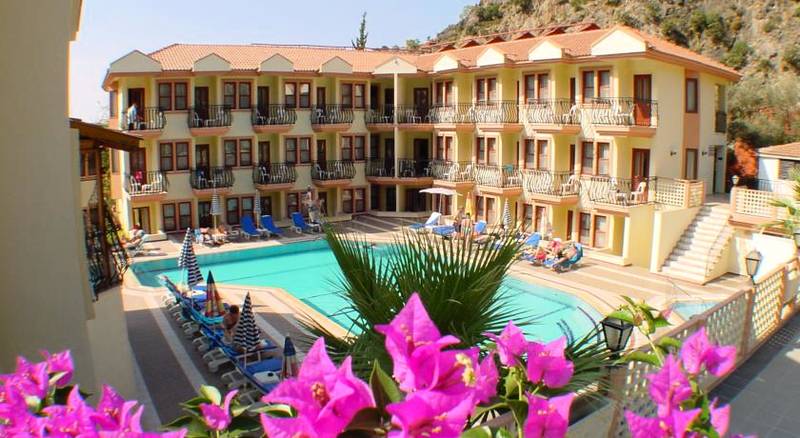 Belcehan Beach Hotel