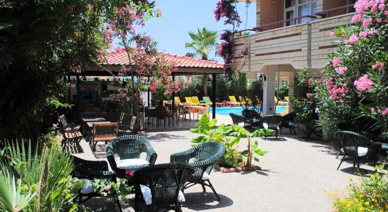 Beyaz Saray Hotel