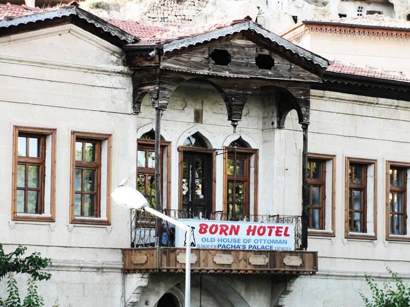 Born Hotel