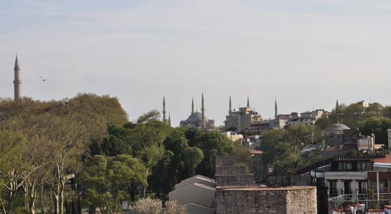 Bosphorus Family Old City Hotel