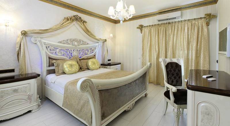 Camelot Boutique Hotel