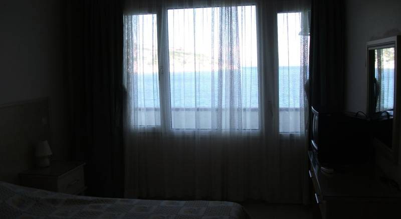 Can Karaburun Hotel