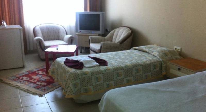 Can Karaburun Hotel