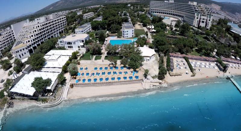 Carpe Mare Beach Resort