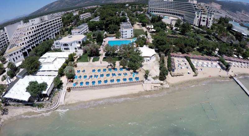 Carpe Mare Beach Resort