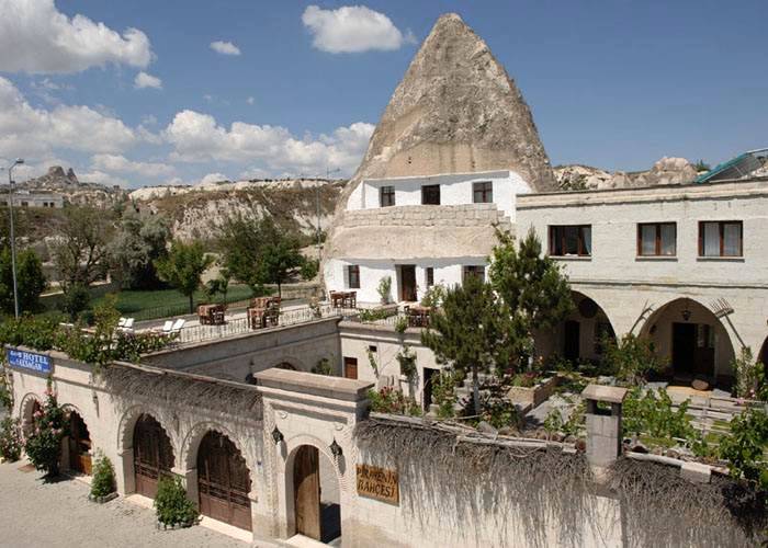 Cave Hotel Saksaan