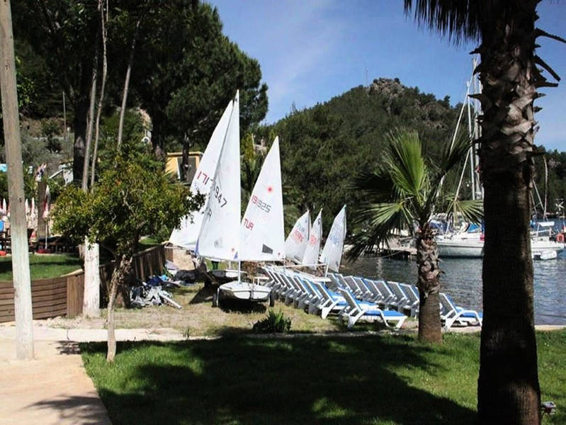 Cennet Marine Yacht Club Hotel