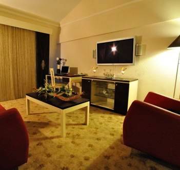 City Hotel & Residence