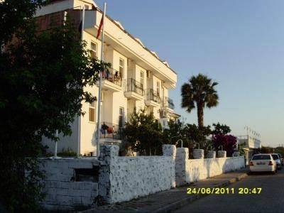 Club Armoni Beach Hotel