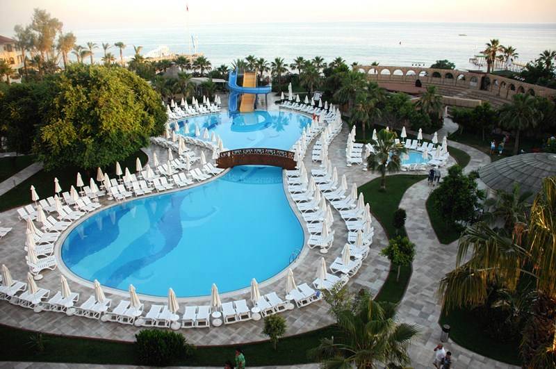 Club Mirador Beach Hotel