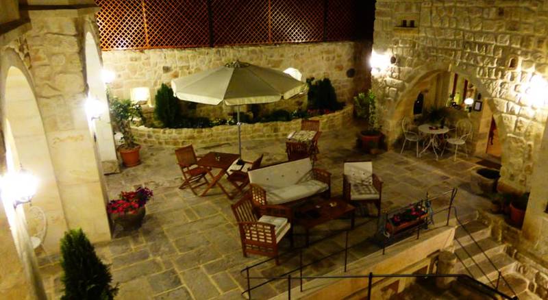 Courtyard Cave Hotel