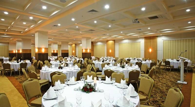 Crystal Family Resort & Spa