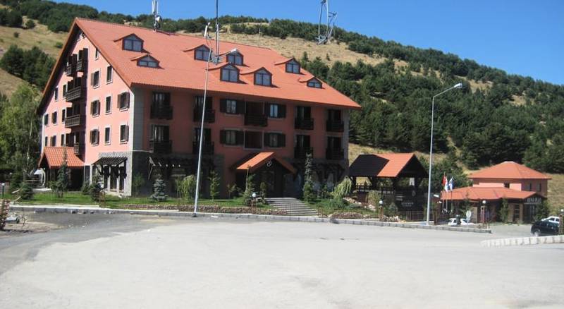 Dedeman Palandken Ski Lodge