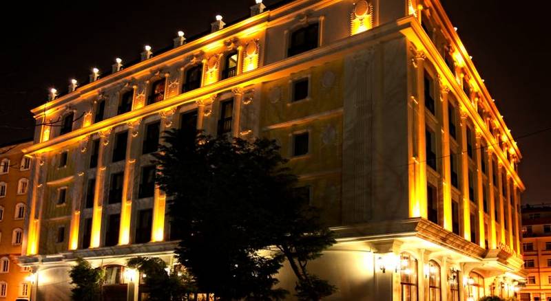 Deluxe Golden Horn Hotel