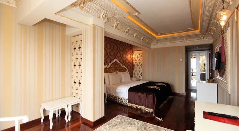 Deluxe Golden Horn Hotel