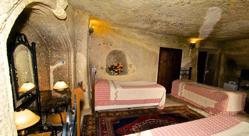 Divan Cave House