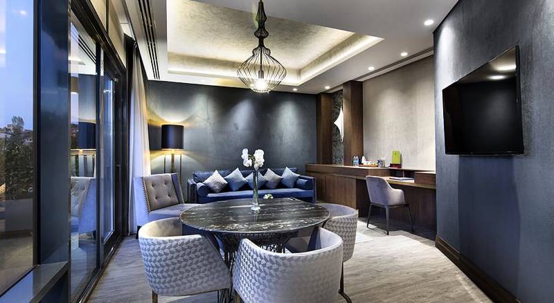 Doubletree By Hilton stanbul Piyalepaa