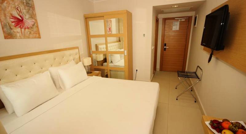 Dragut Point North Hotel