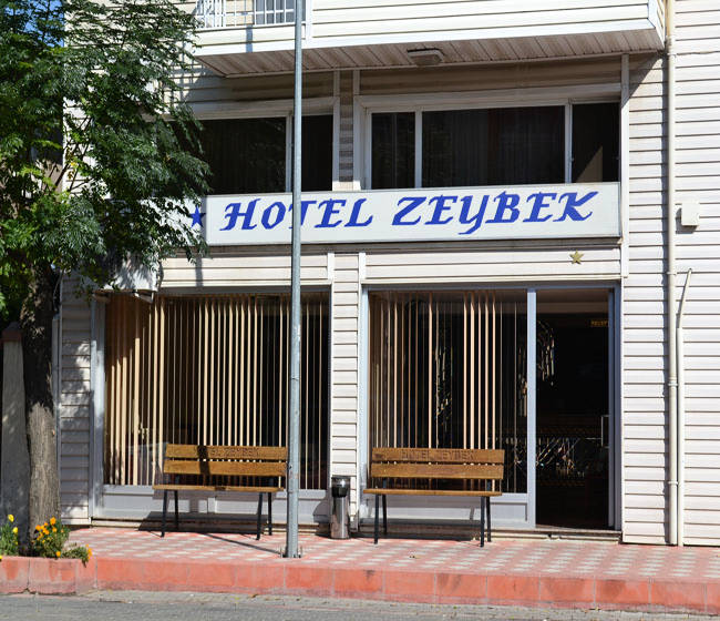 Edremit Zeybek Hotel