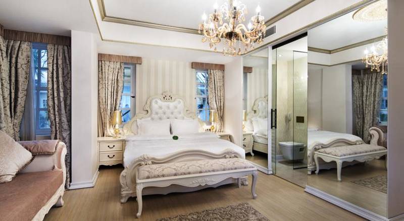 Elegance East Hotel