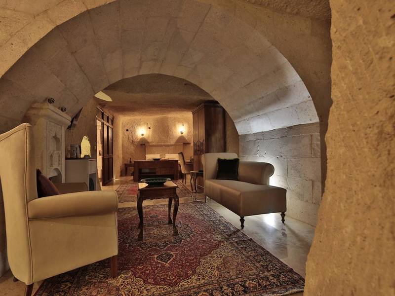 Elit Cave Suites